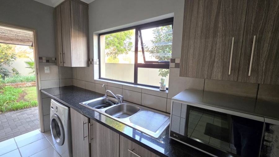 To Let 3 Bedroom Property for Rent in Melodie North West